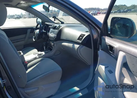 2010 Toyota Highlander Base V6 from USA, damaged, VIN 5TDBK3EH0AS009007